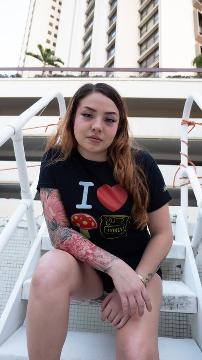 "I 💛MUSHROOM HONEY" T-shirt (Unisex)