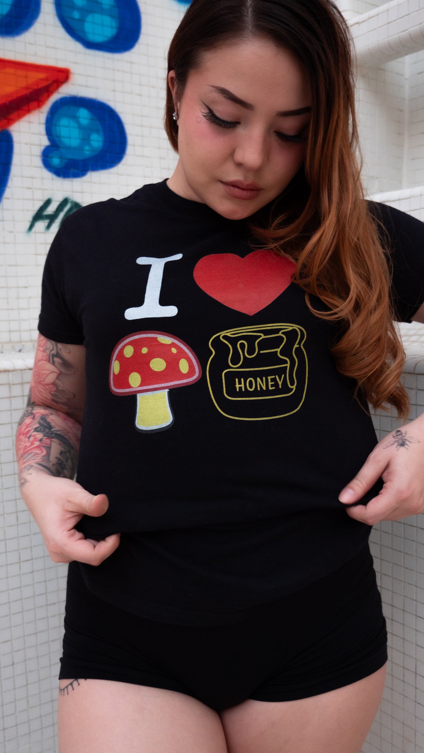 "I 💛MUSHROOM HONEY" T-shirt (Unisex)